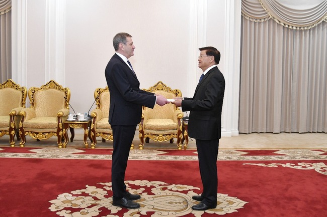 Посланикът на България в Лаос връчи акредитивните си писма на президента Тхонглун Сисулит