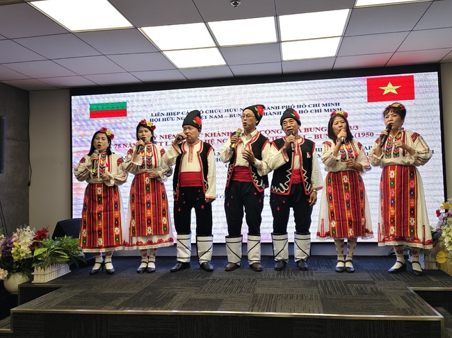 Виетнамският град Хошимин отбеляза Трети март и 75 години дипломатически отношения между България и Виетнам