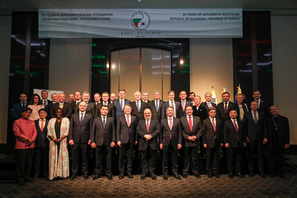 Прием по случай Трети март и 35-ата годишнина от установяването на дипломатически отношения между България и Южна Корея се състоя в Сеул