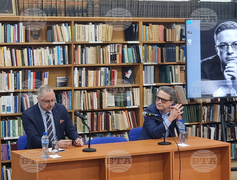 Велико Търново - Тома Биков - книга - “Българските контрареволюции и краят на идеологиите” - представяне