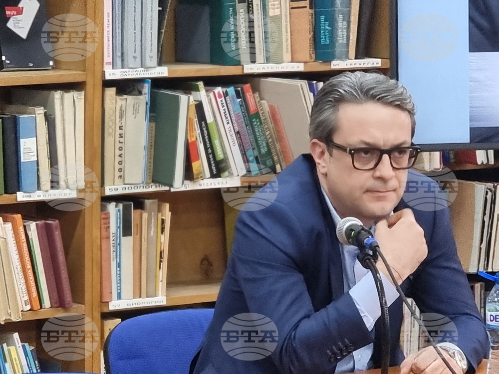 Велико Търново - Тома Биков - книга - “Българските контрареволюции и краят на идеологиите” - представяне