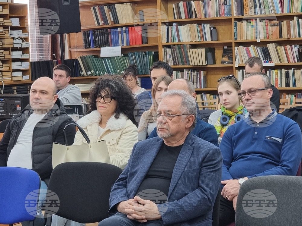 Велико Търново - Тома Биков - книга - “Българските контрареволюции и краят на идеологиите” - представяне