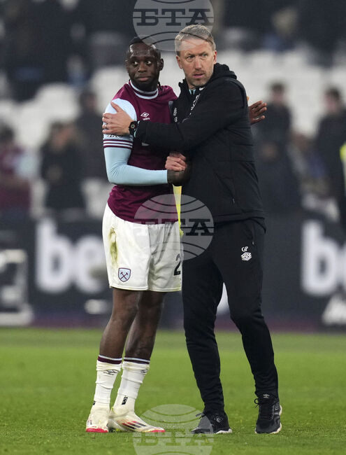 Уан-Бисака от Уест Хям е повикан да играе за ДР Конго