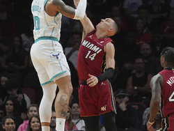 Hornets Heat Basketball