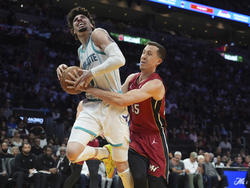 Hornets Heat Basketball