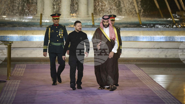 Украинският президент Володимир Зеленски е разговарял със саудитския престолонаследник принц Мохамед бин Салман 