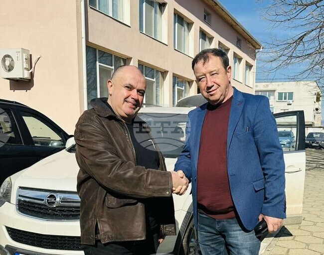 Община Николаево предостави лек автомобил за нуждите на местната полиция