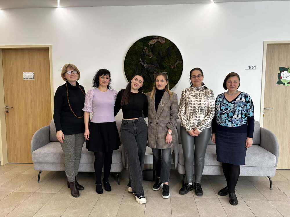 Българското училище за роден език в Будапеща посрещна стажантки от Пловдивския университет 