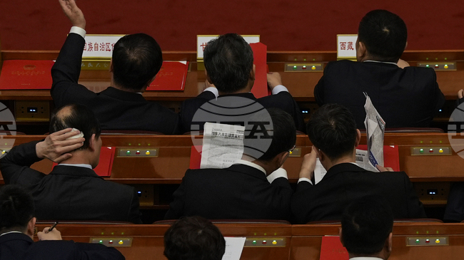 Китайските законодатели отстраниха петима генерали от Общокитайското събрание на народните представители 