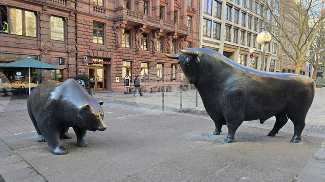 Европейските индекси се повишават в търговията преди обед в първия ден на седмицата