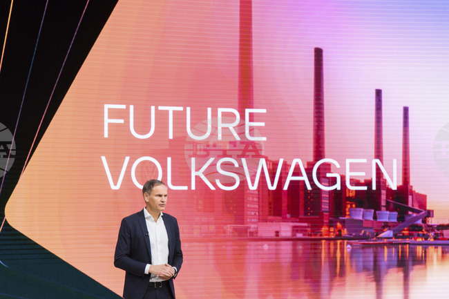 Главният изпълнителен директор на „Фолксваген“ обвърза новите инвестиции в САЩ с облекчаване на митата