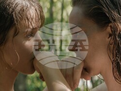 Кадър от филма„Какво става, момичета?“. Снимка: СФФ