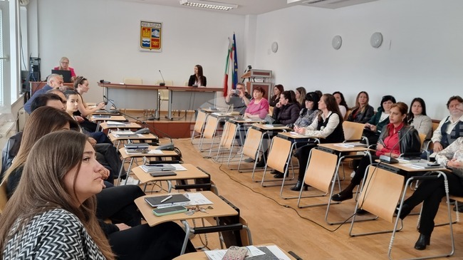 Екипът на ОИЦ-Враца представи в Мездра актуалните възможности за европейско финансиране