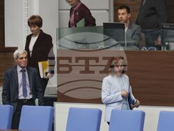 Парламент - извънредно заседание