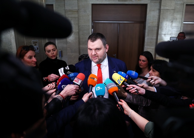 Трябва да се установи дали липсата на бюлетини ще доведе до влизането на една партия в парламента, заяви Делян Пеевски