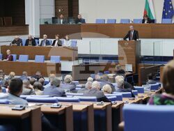 Парламент - извънредно заседание