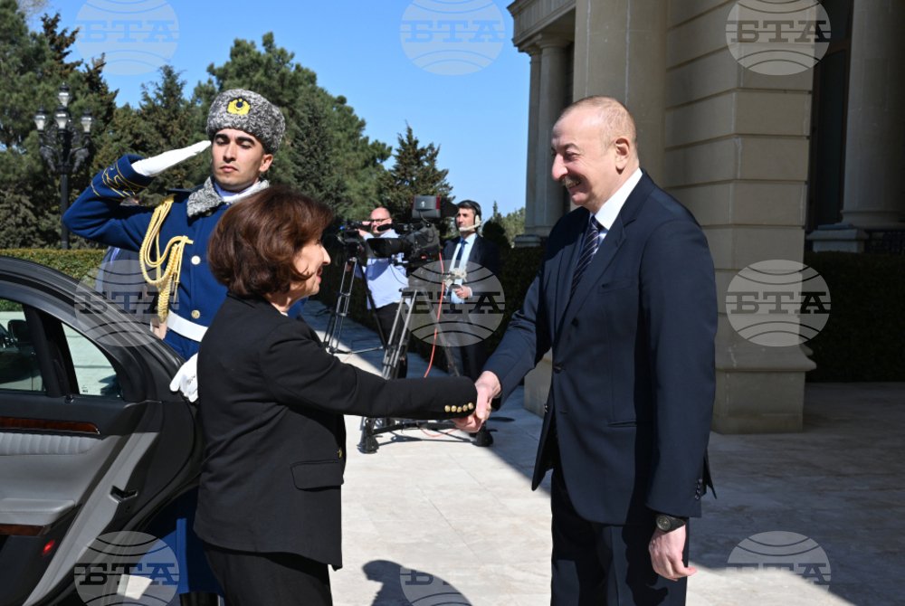 АЗЕРТАДЖ: Президентът на Северна Македония беше посрещната в Баку с официална церемония