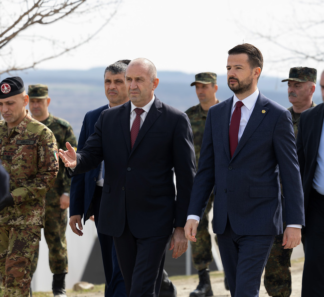 Президентите Румен Радев и Яков Милатович посетиха учебния полигон „Ново село“