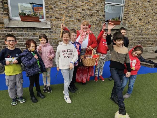Възпитаници на училище „Азбука“ в Дъблин отбелязаха мартенските празници 