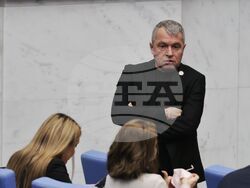 Парламент - извънредно заседание