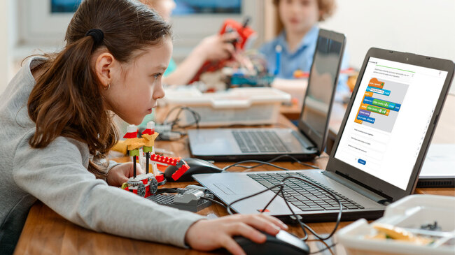 Над 1000 ученици от трети и четвърти клас разработиха образователни компютърни игри