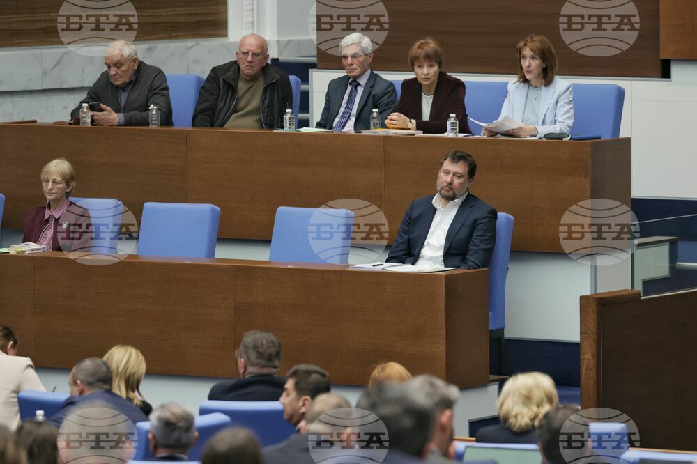 Отворено заседание на Конституционния съд по жалбите за изборите, изслушване на вещите лица и оставки поискаха политически сили след изслушване в парламента