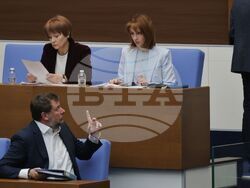 Парламент - извънредно заседание