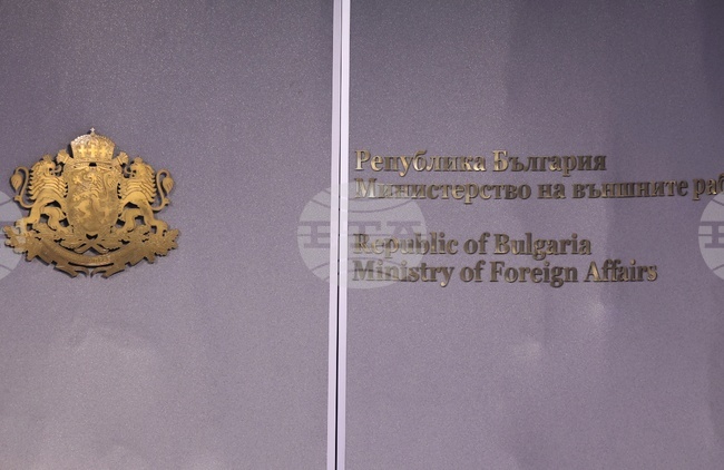 Foreign Ministry Warns Air Travel between EU, UAE Remains Uncertain, Issues Advice for Bulgarians in Israel