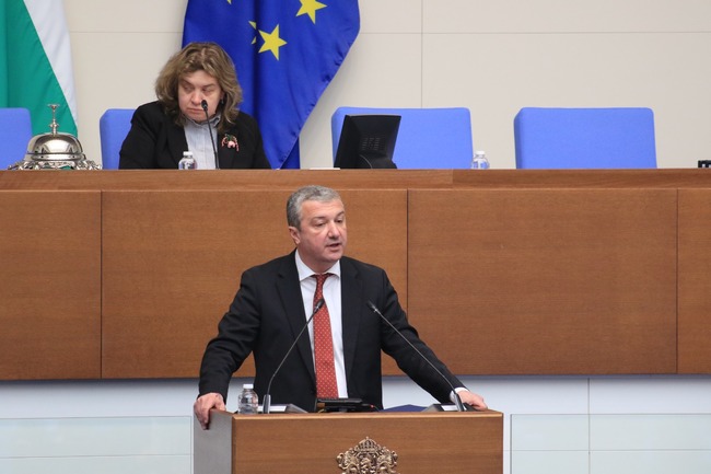 Драгомир Стойнев: Ако заплетеният възел, създаден от КС, ЦИК и прокуратурата не се развърже бързо, ще има разпад на доверието в държавата