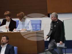 Парламент - извънредно заседание