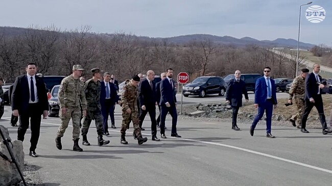 Многонационалната бойна група на полигона "Ново село" има все по-добра координация, каза президентът Румен Радев