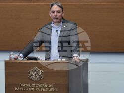 Парламент - извънредно заседание