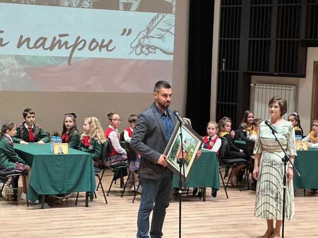 Начално училище „Св. Софроний Врачански“ във Враца отбеляза патронен празник