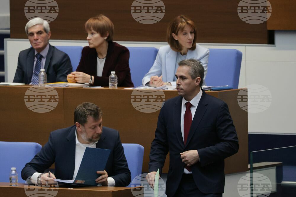 От "Възраждане" поискаха оставката на директора на "Информационно обслужване", а от "ДПС - Ново начало" попитаха за оставката на председателя на ЦИК