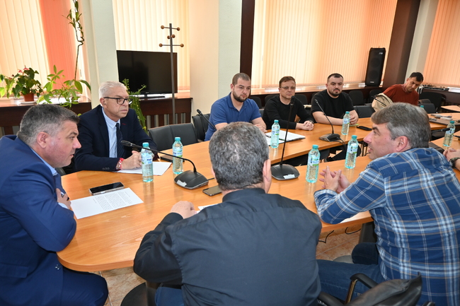 Областна администрация Разград: Областният управител предприема превантивни мерки за защита на електропреносната мрежа от опасни дървета в горските територии