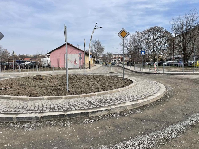 Затварят още няколко улици в Ямбол заради изграждането на ново кръгово кръстовище в района на автогарата 