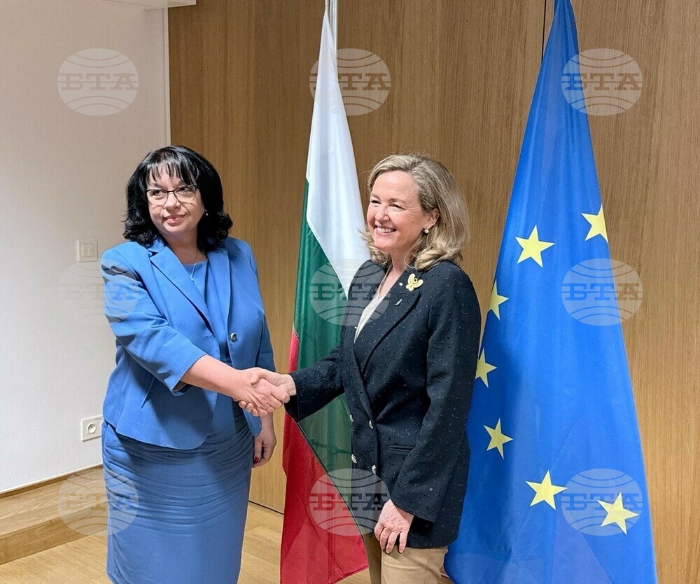 Finance Minister Petkova Discusses Cooperation with European Investment Bank President Nadia Calvino