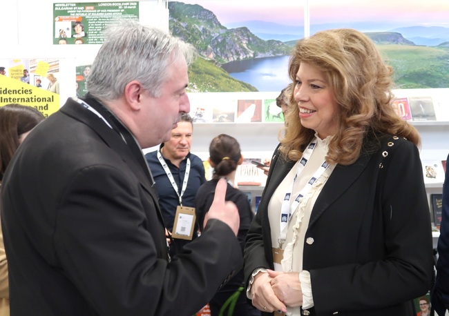 Вицепрезидентът откри Българския щанд на Лондонския панаир на книгата