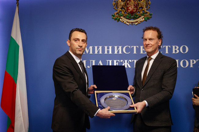 Bulgarian Sports Minister Confers with World Boxing President