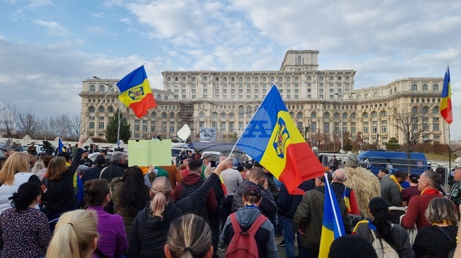 BTA :: Romanian Politicians React to Constitutional Court Ruling That