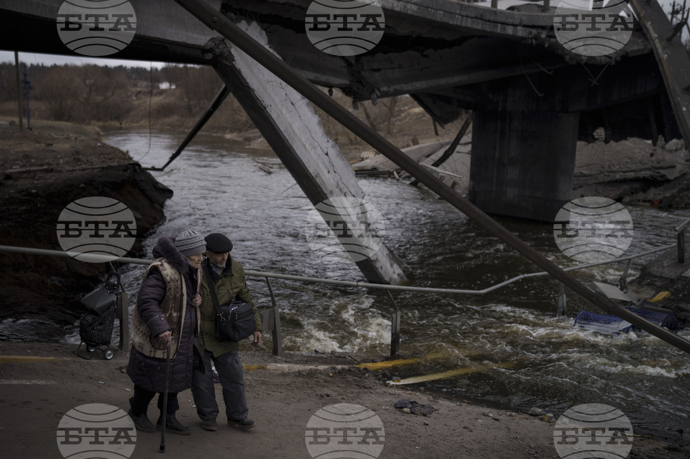 Русия предизвиква НАТО с удари в близост до Полша и иска военна помощ от Китай, пишат световни медии
