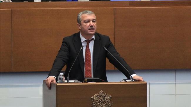 Драгомир Стойнев: Защо КС не сезира прокуратурата за липсващите бюлетини, а решава да занули гласове на български граждани