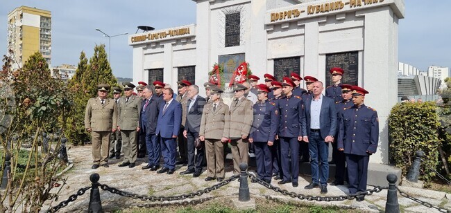 Министър Иван Иванов се включи в отбелязването на празника на ракетните войски и артилерията в Шумен 