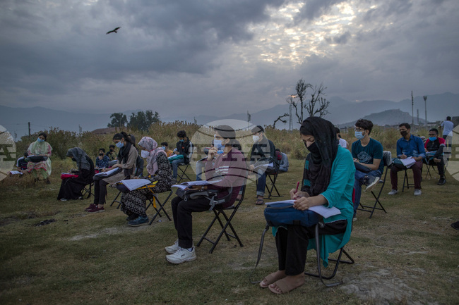 Зелени (сертификати) и свободни (от ковид страни)