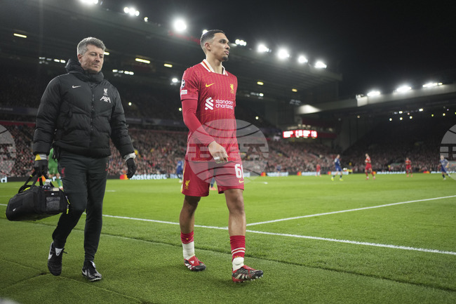 Защитникът Трент-Александър Арнолд пропуска финала за Купата на Лигата на Англия през уикенда, обяви Арне Слот