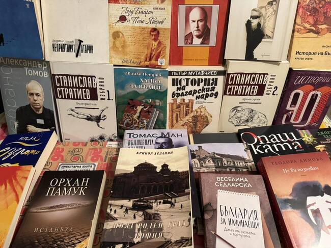 Българката Лидия Одри-Начева дари над 50 книги на българското училище „Канатица” в Швейцария