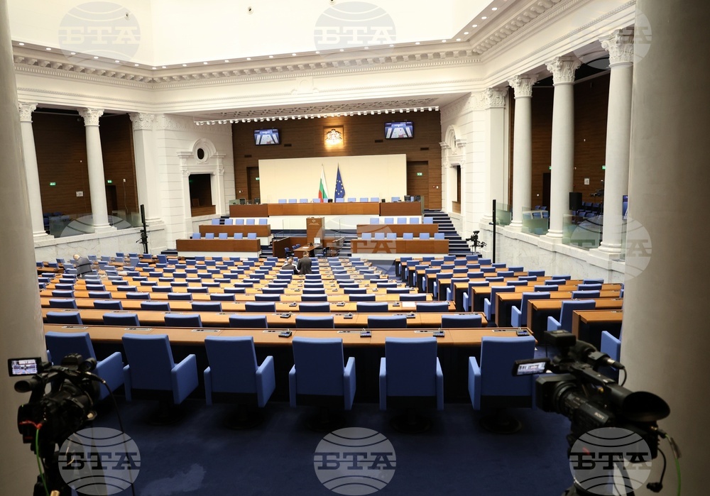 Изборът на управител на НЗОК е първа точка в дневния ред на парламента за днес според приетата програма