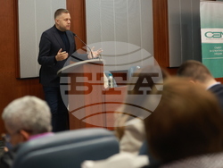 Софийски университет - „Войни и конфликти, медии и общество“ - дискусия