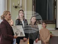 Презентация за Петър Увалиев представиха от училище „Васил Левски“ в Кеймбридж в ученическата конференция в Българското посолство в Лондон