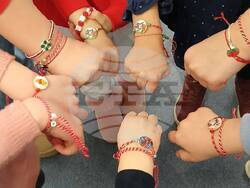 Възпитаници на училище „Д-р Петър Берон“ в Рединг и на Детска градина №20 „Радост“ в Добрич си размениха писма с картички и мартеници